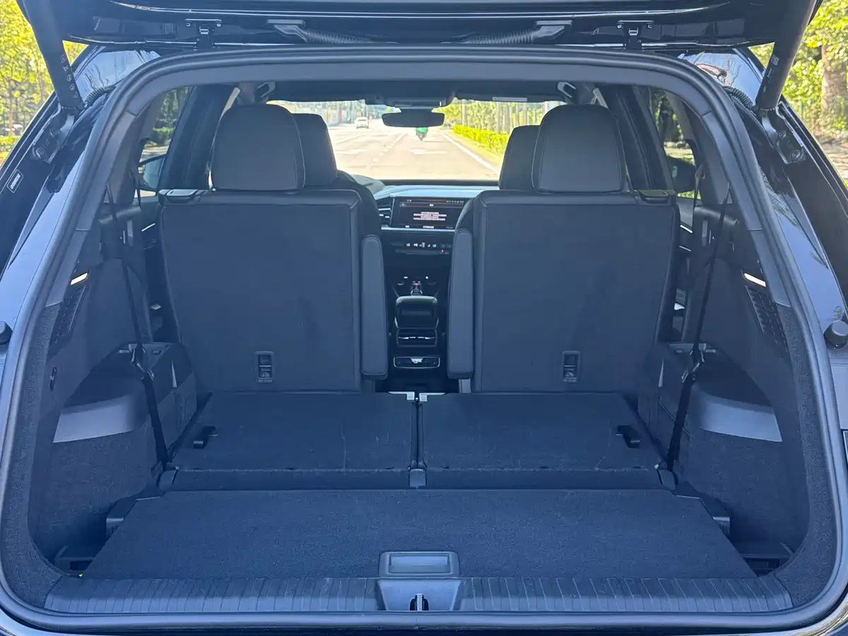 Фото 9 - Audi Q5 e-tron