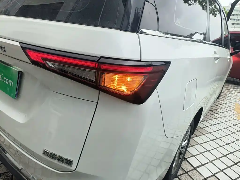 Wuling Motors Wuling Jiachen 2023 2022 1.5T Manual Comfort Vitality
