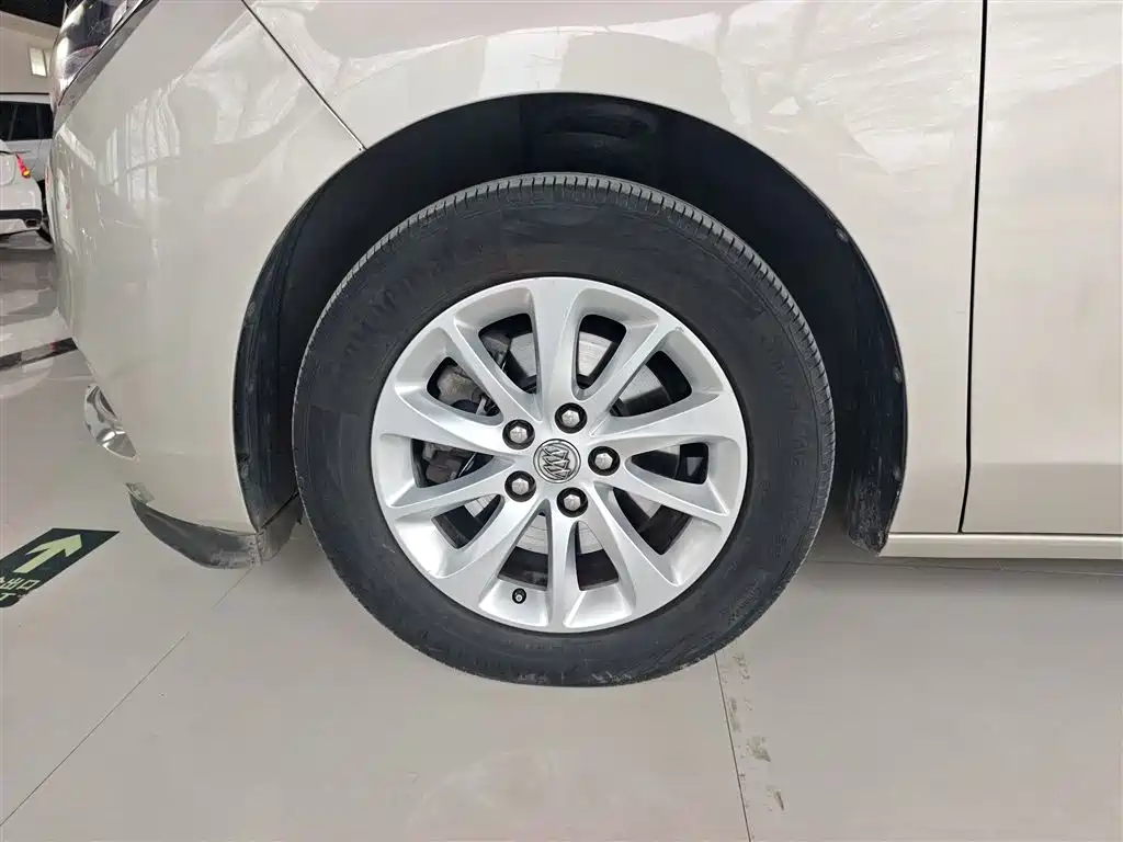 Buick GL8 2017 ES 28T Comfort Type China V фото 23