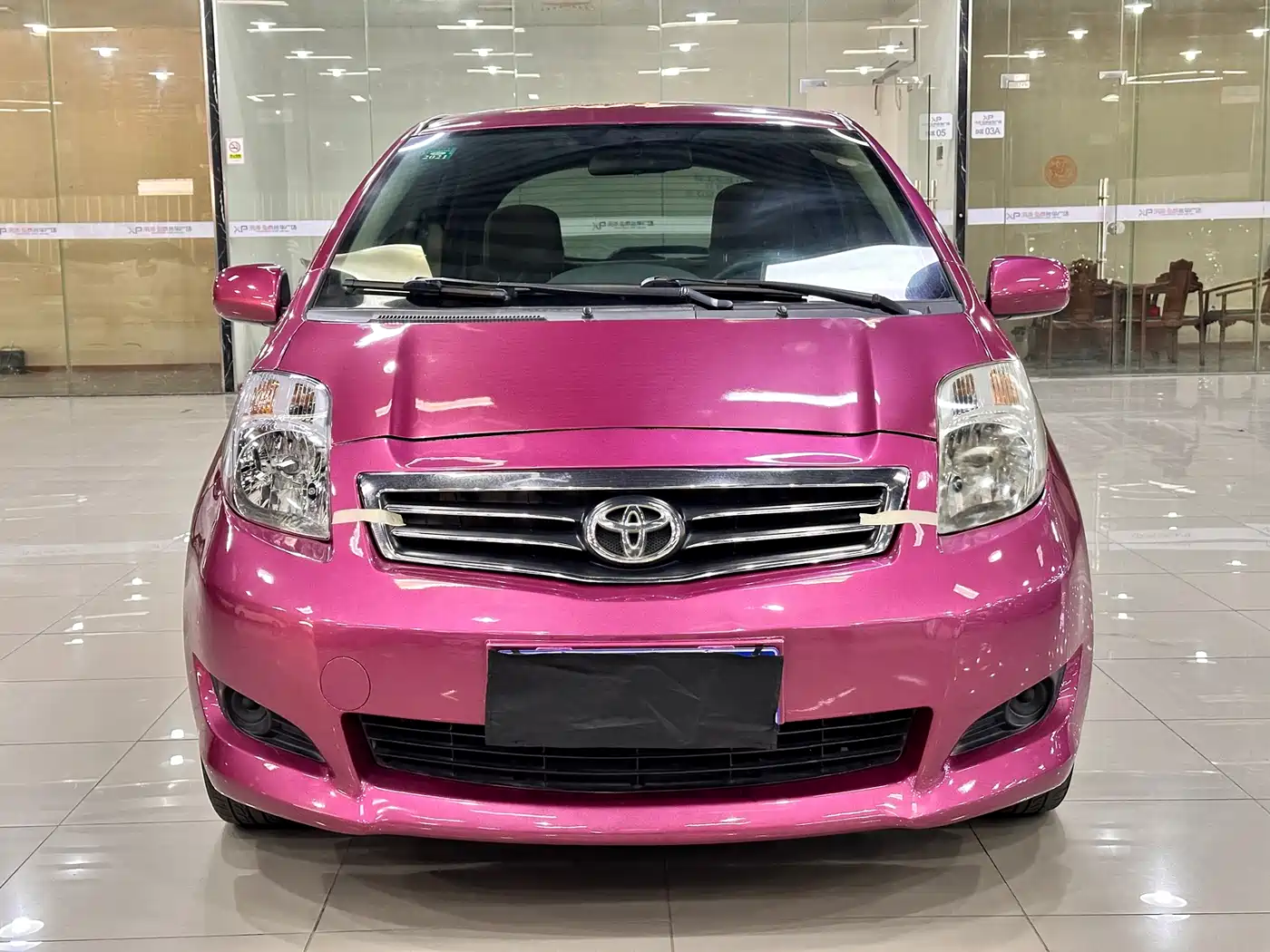 Toyota Yaris 2011 1.6E Auto Charm Edition фото 2