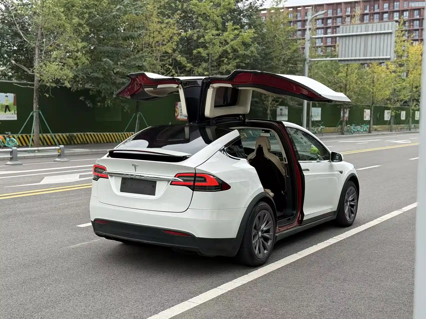 Фото 9 - Tesla Model X
