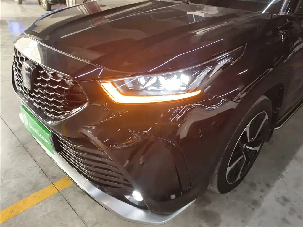 Toyota Crown Kluger 2022 2.5L HEV 4WD Premium Edition фото 24
