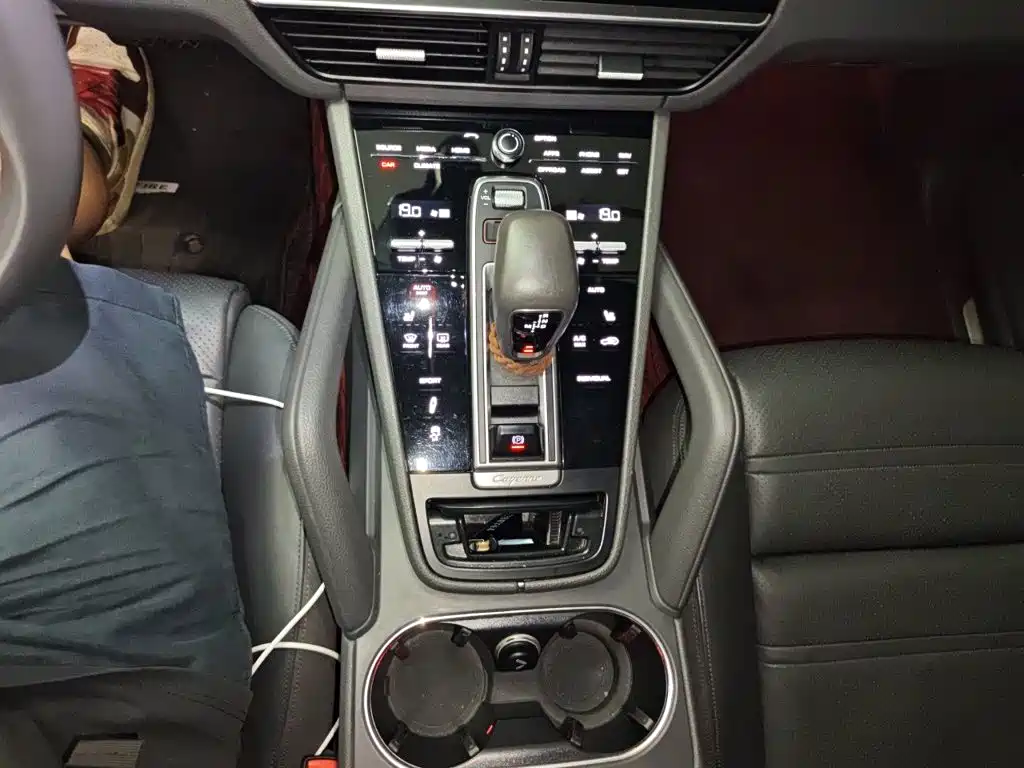 Фото 7 - Porsche Cayenne