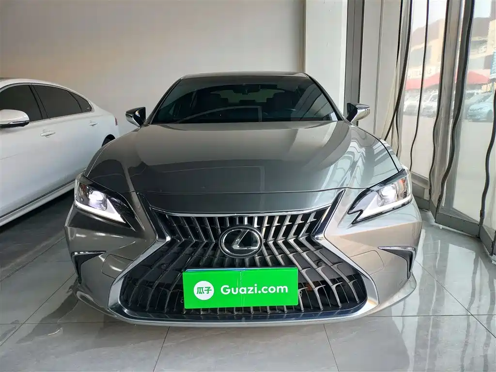 Lexus ES 2021 200 Excellence Edition фото 3