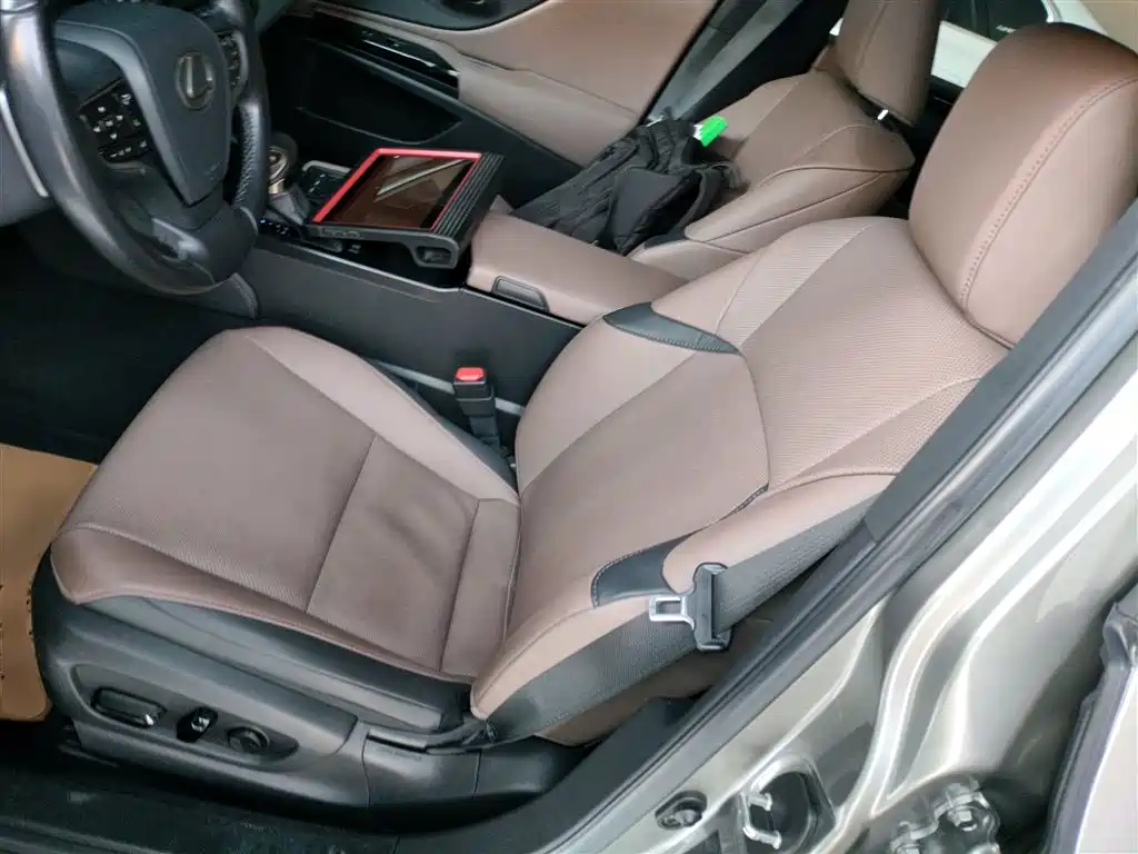 Lexus ES 2021 200 Excellence Edition фото 15