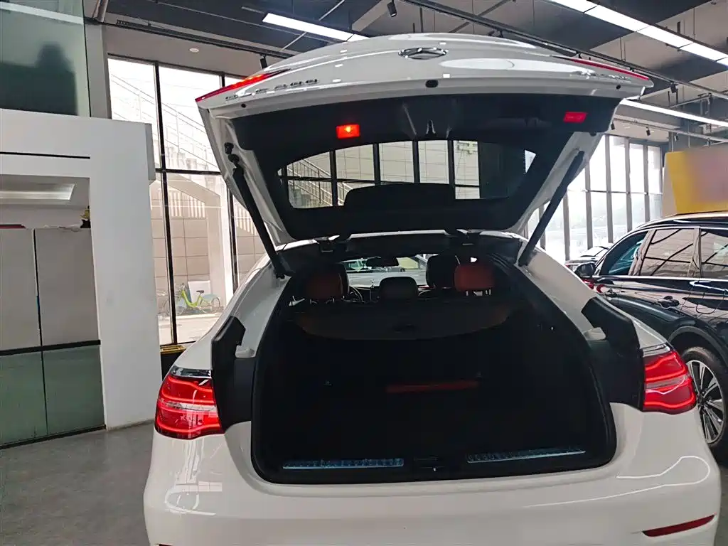 Mercedes-Benz GLC Coupe 2018 GLC 200 4MATIC Coupe SUV фото 15