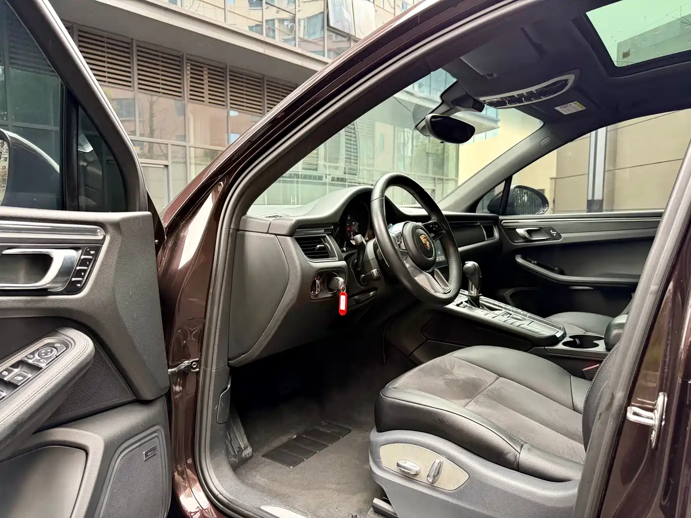 Porsche Macan 2016 Macan 2.0T фото 3