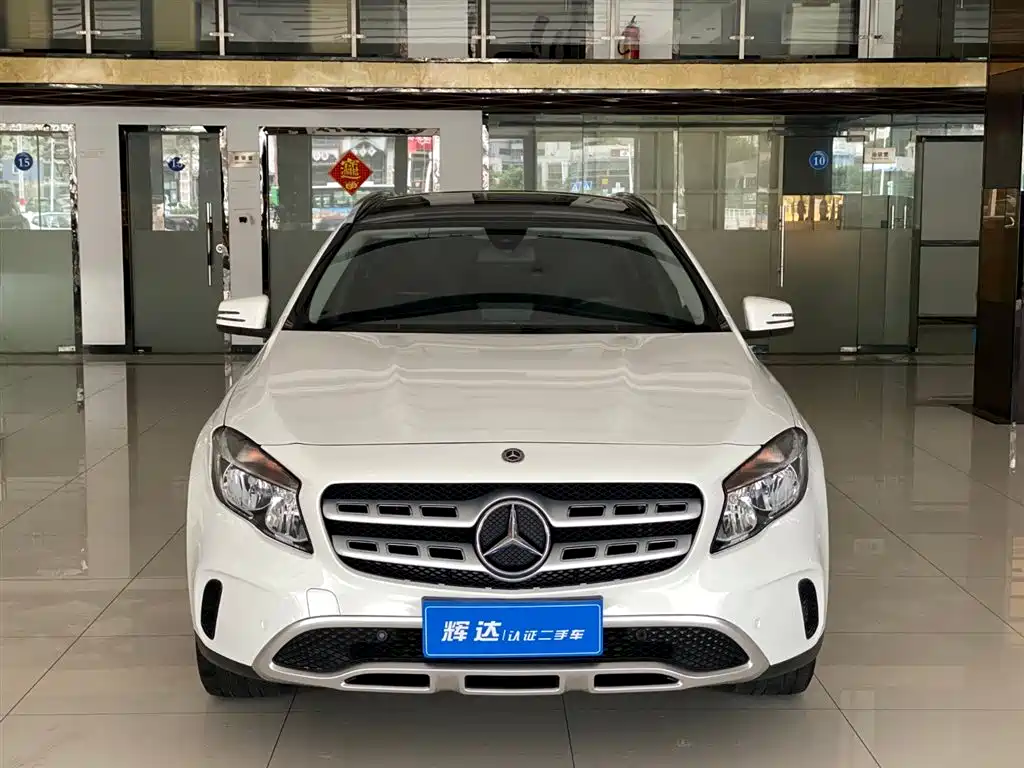 Mercedes-Benz GLA 2017 GLA 200 Dynamic фото 2