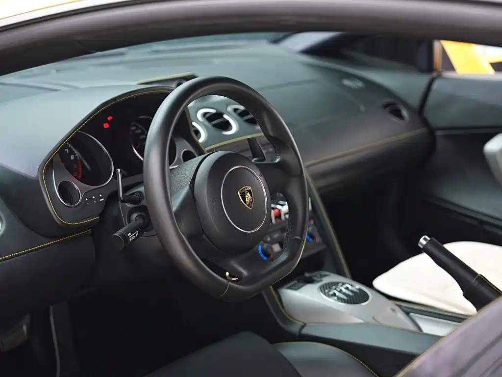 Lamborghini Gallardo 2010 2011 Lamborghini Gallardo LP 560-4 Bicolore