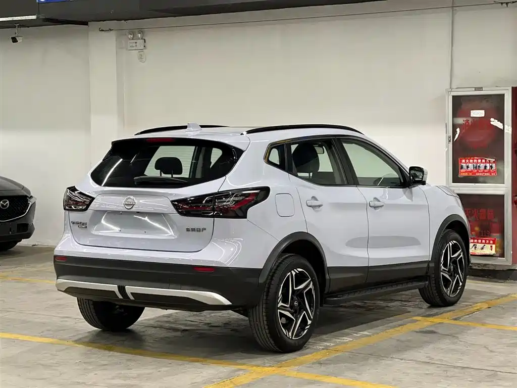 Nissan Qashqai 2024 2025 Honor 2.0L CVT XV+ Leading Edition