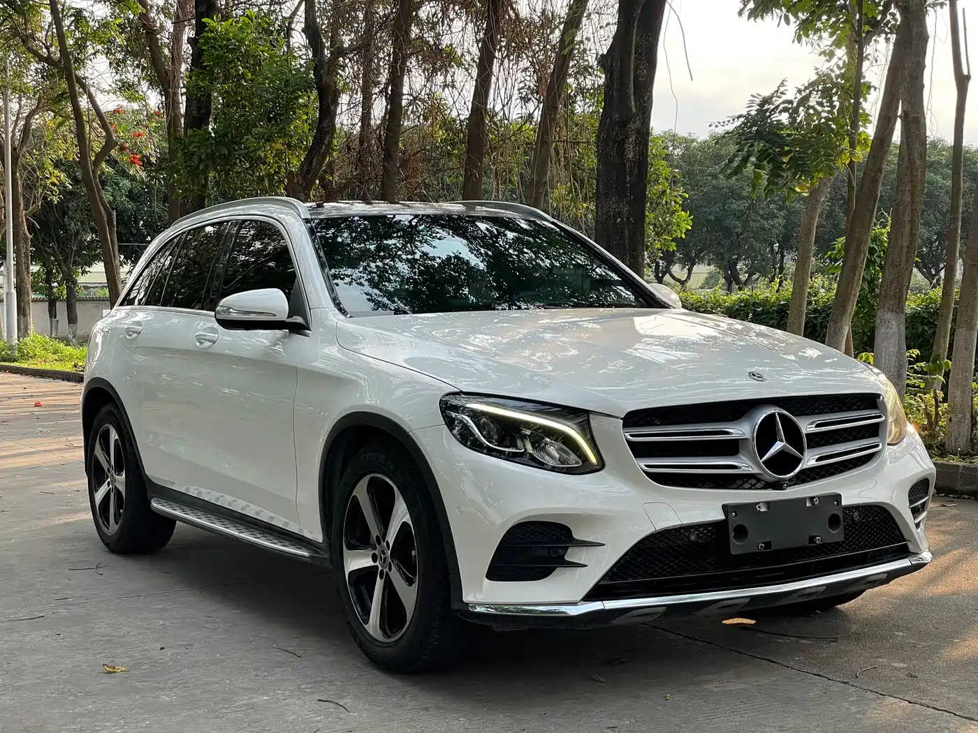 Mercedes-Benz GLC 2018 GLC 260 4MATIC Luxury фото 6