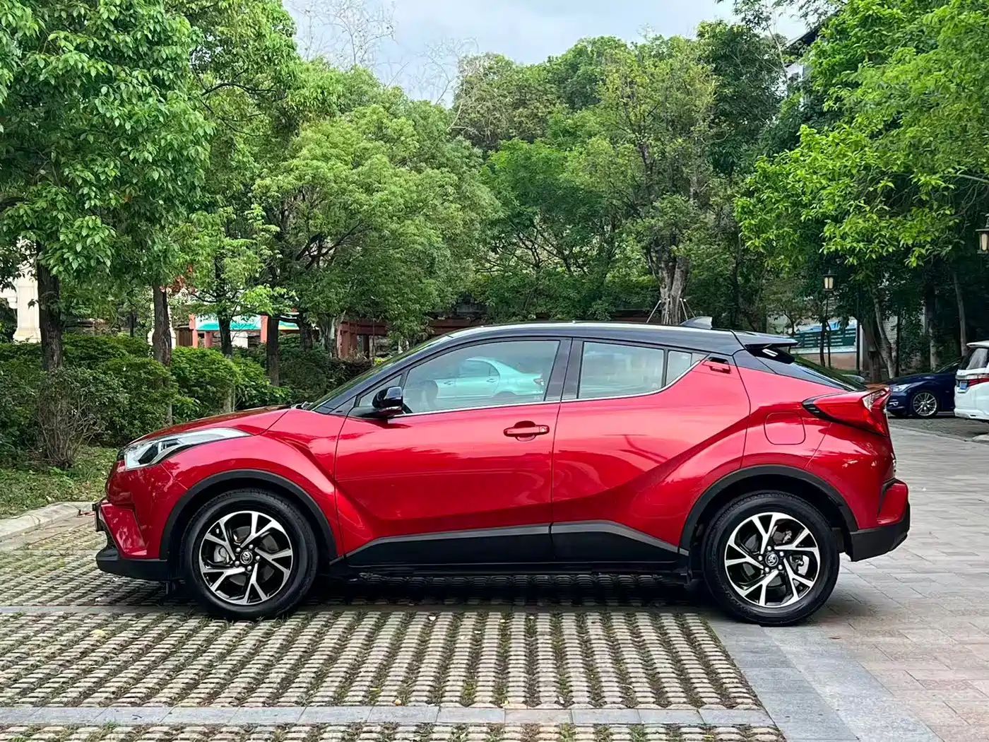 Toyota C-HR 2020 Model 2.0L Leading фото 7