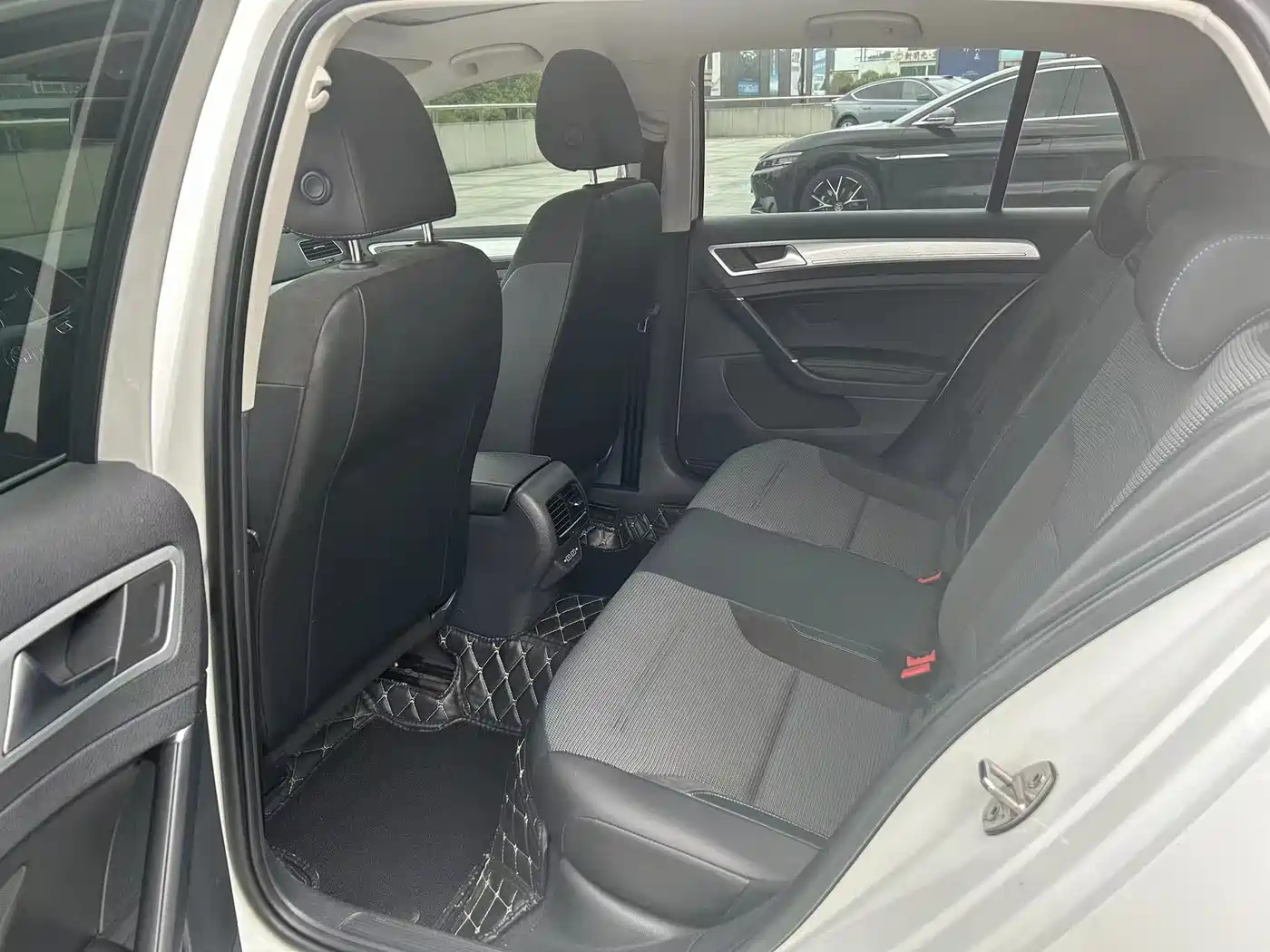 VOLKSWAGEN GOLF*PURE ELECTRICITY