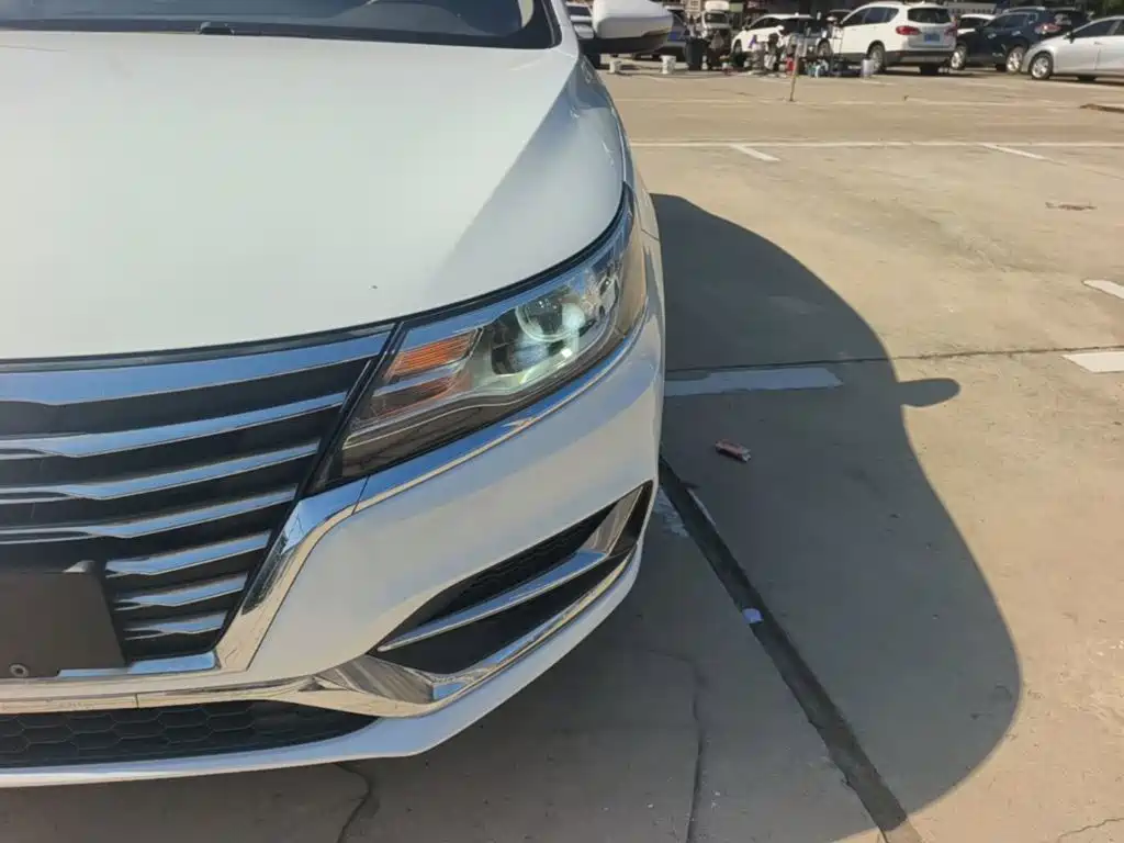Фото 24 - Roewe i6