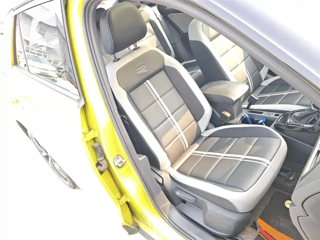 Volkswagen T-ROC 2023 300TSI DSG 2WD Starlight Edition фото 19