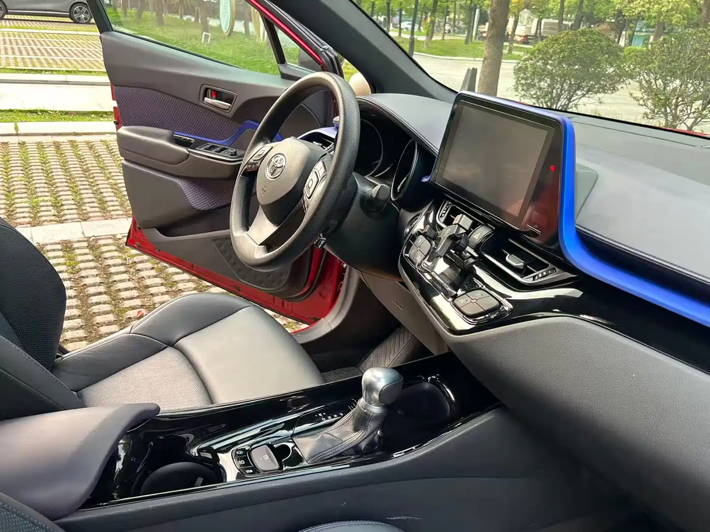 Toyota C-HR 2020 Model 2.0L Leading фото 14