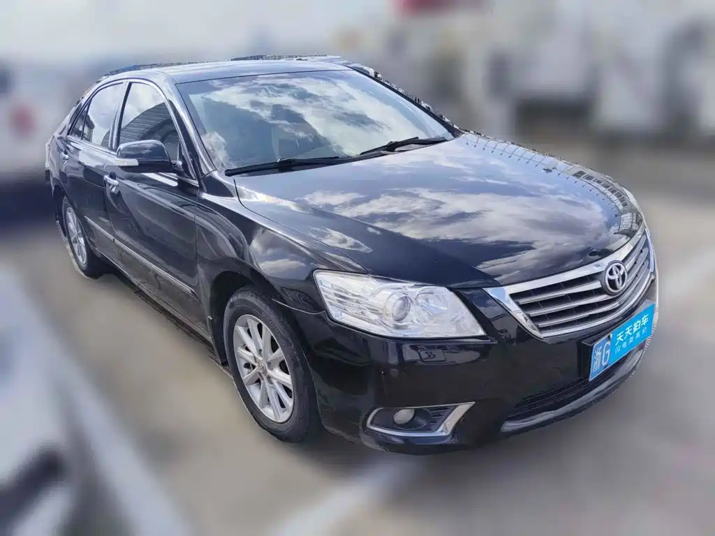 Фото 3 - Toyota Camry