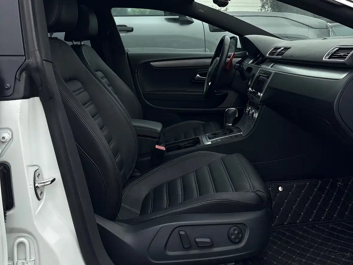 Volkswagen FAW-Volkswagen CC 2016 Model 1.8TSI Premium фото 4