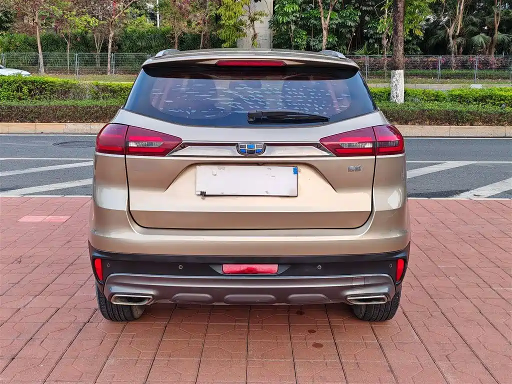 Фото 23 - Geely Boyue