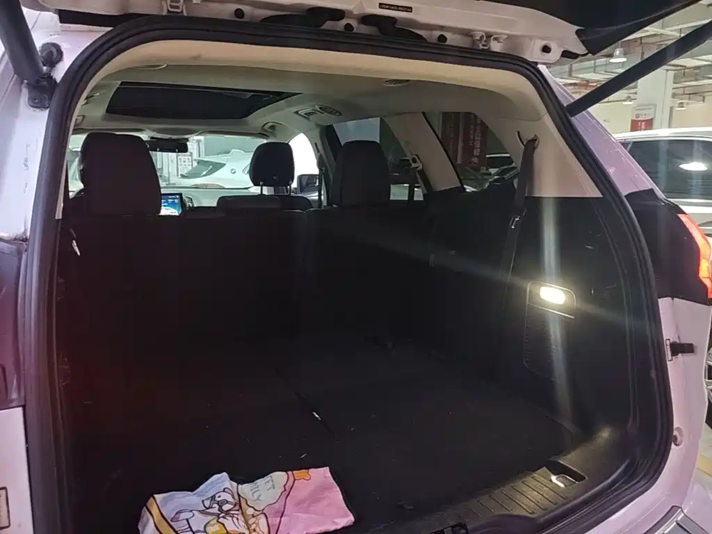 Фото 19 - Ford Edge