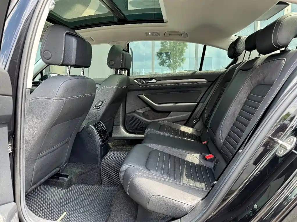 Volkswagen Magotan 2020 330TSI DSG Leading фото 8