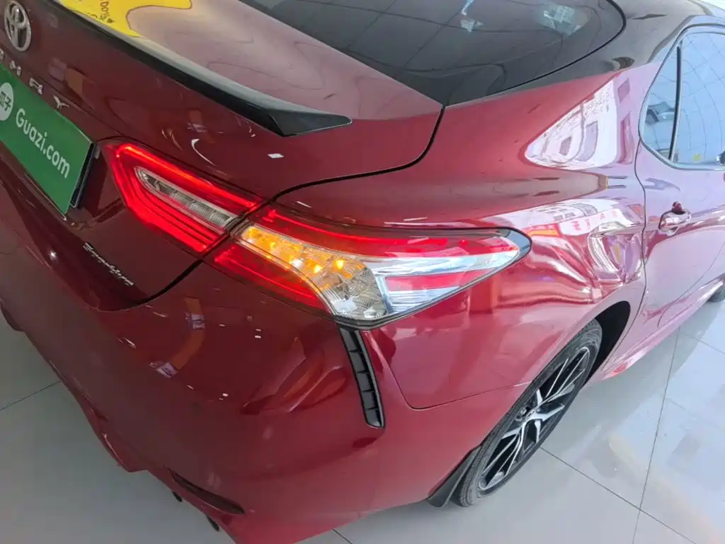 Photo 24 - Toyota Camry