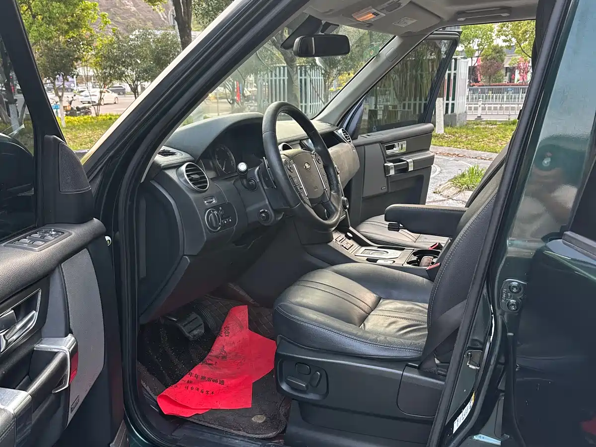 Land Rover Discovery 2016 3.0 SC V6 HSE фото 9
