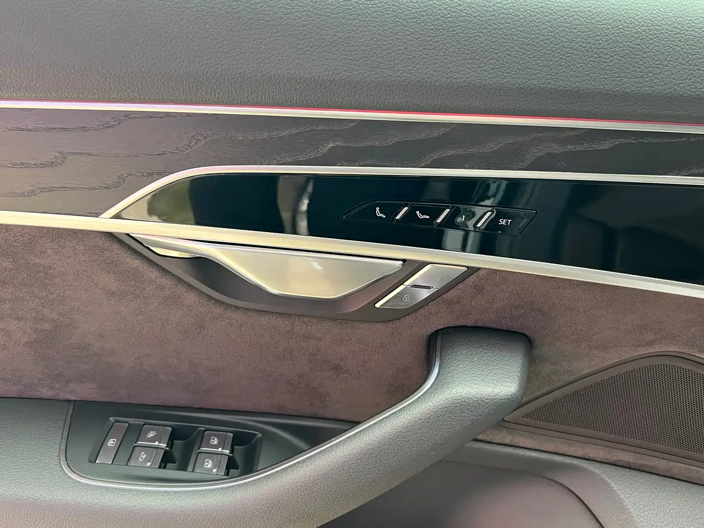 Фото 3 - Audi A8