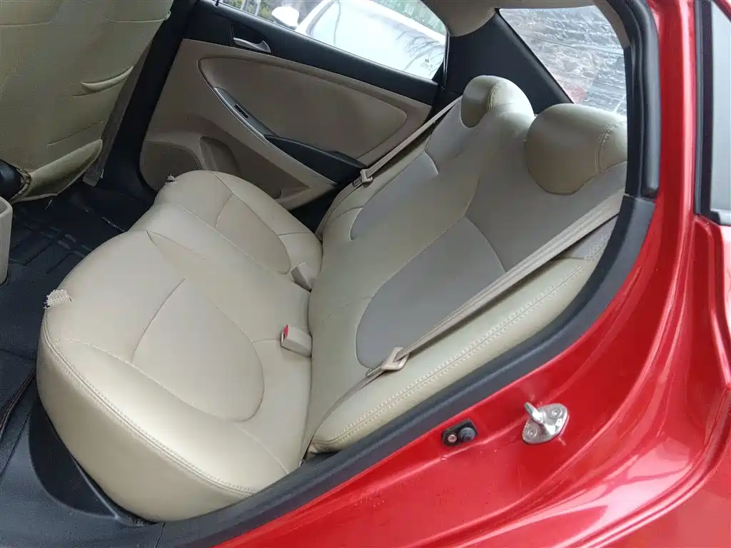 Hyundai Verna 2014 1.4L Automatic Smart GLS фото 13