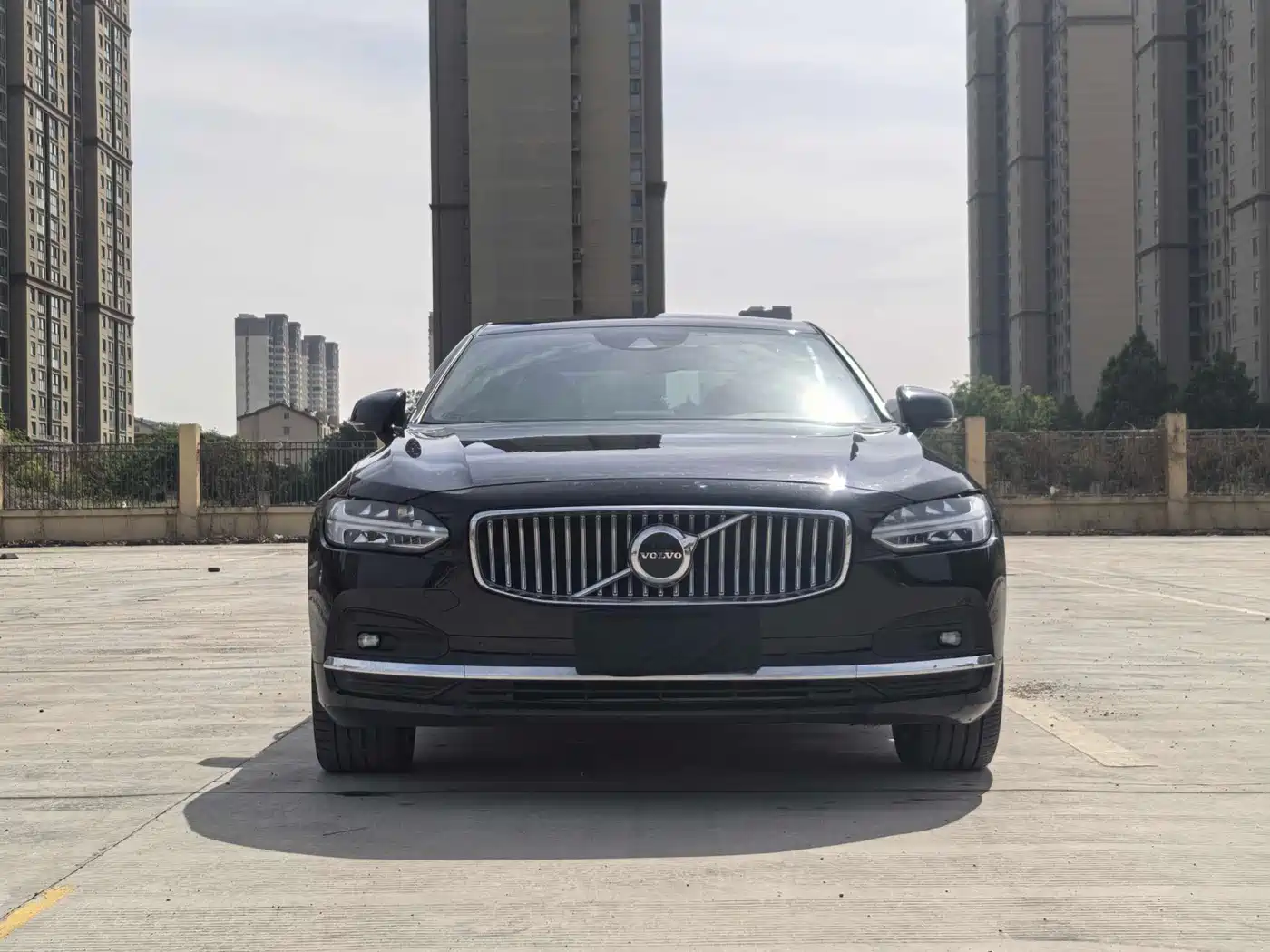 صورة 2 - Volvo S90
