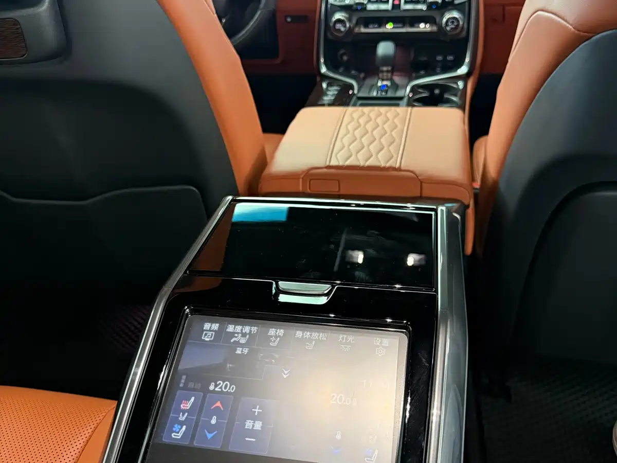 صورة 21 - Lexus LX