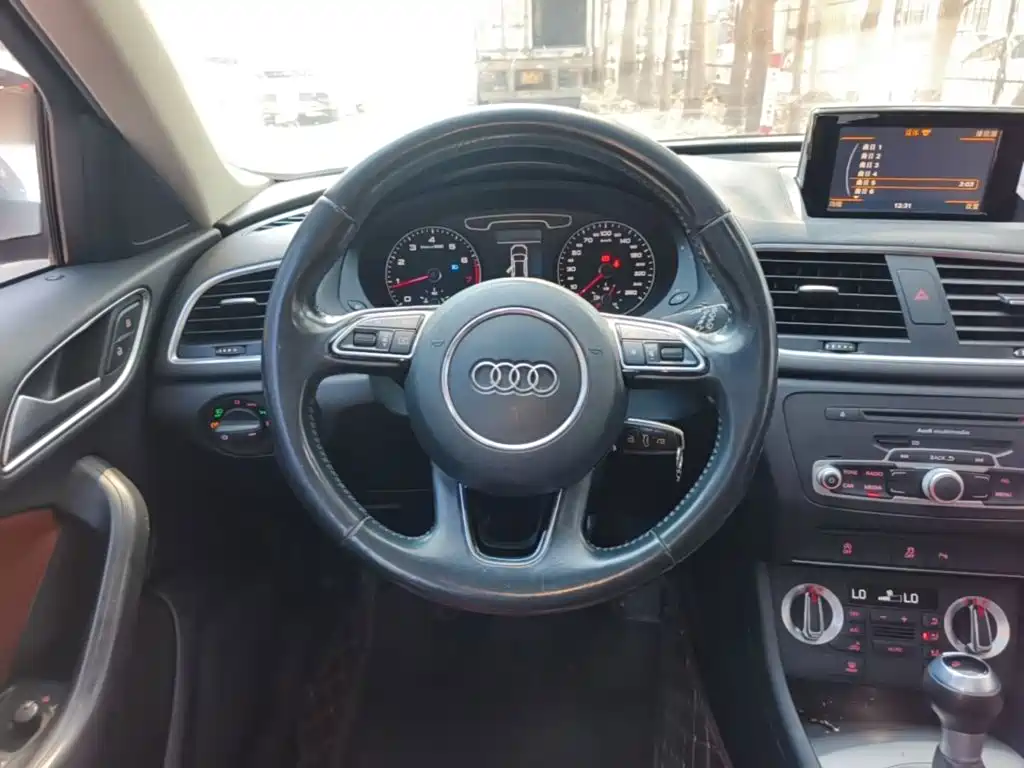 Photo 11 - Audi Q3