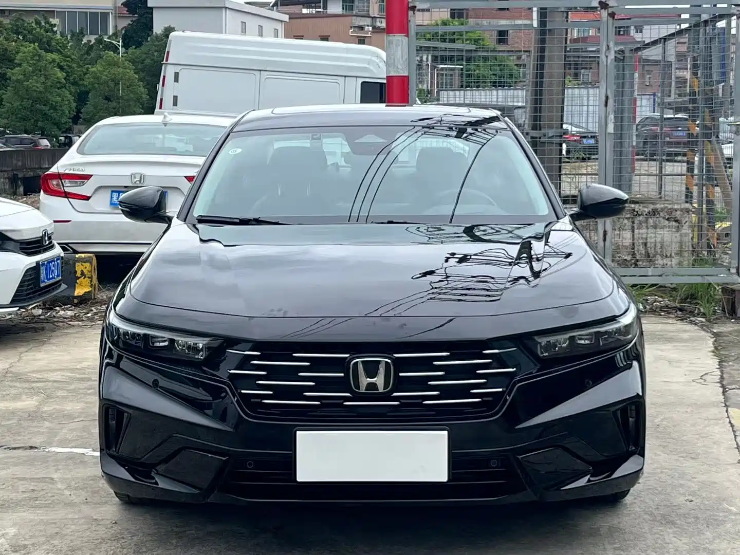 Фото 2 - Honda Accord
