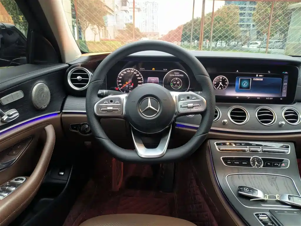 Mercedes-Benz E-Class 2020 E 300 L Sport Fashion Model фото 7