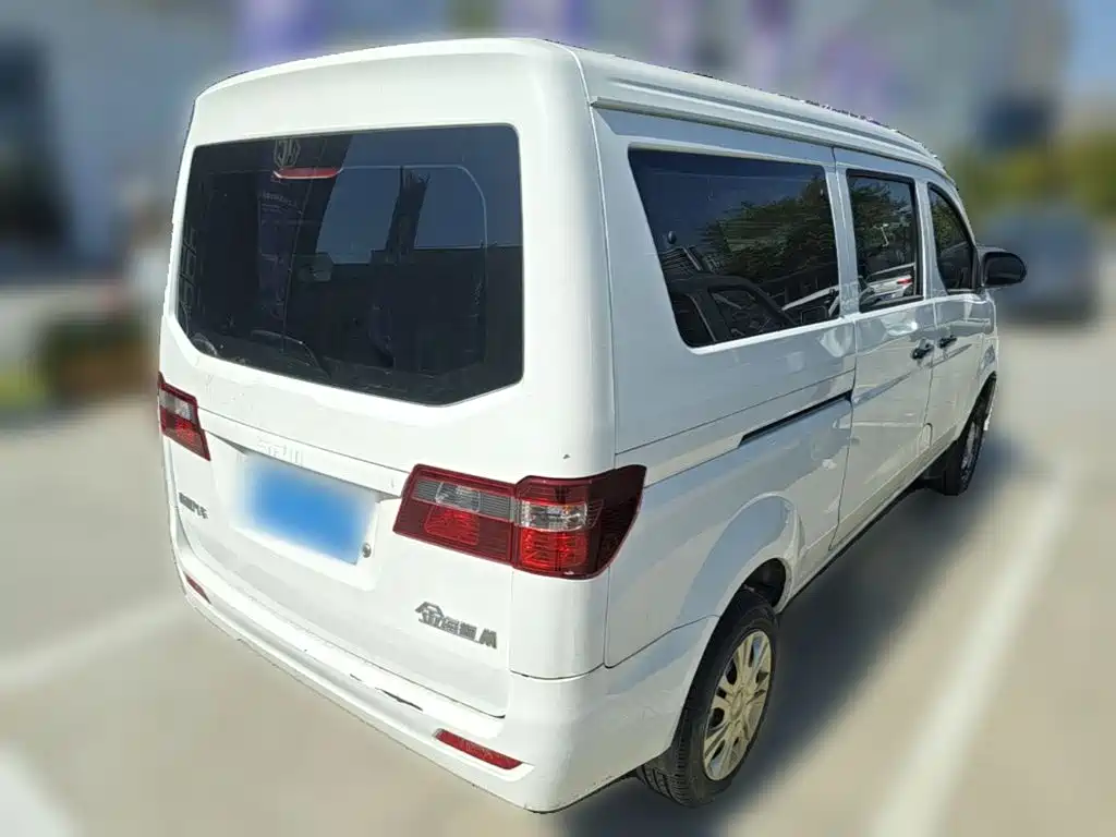 SRM Xinyuan Golden Sealion M 2025 2025 Model 1.5L Engineering Lion Passenger Van 5/6/7 Seater