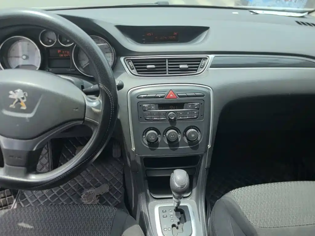 Peugeot 308 2014 2014 Model Joy Edition Classic 1.6L Automatic Superior Style