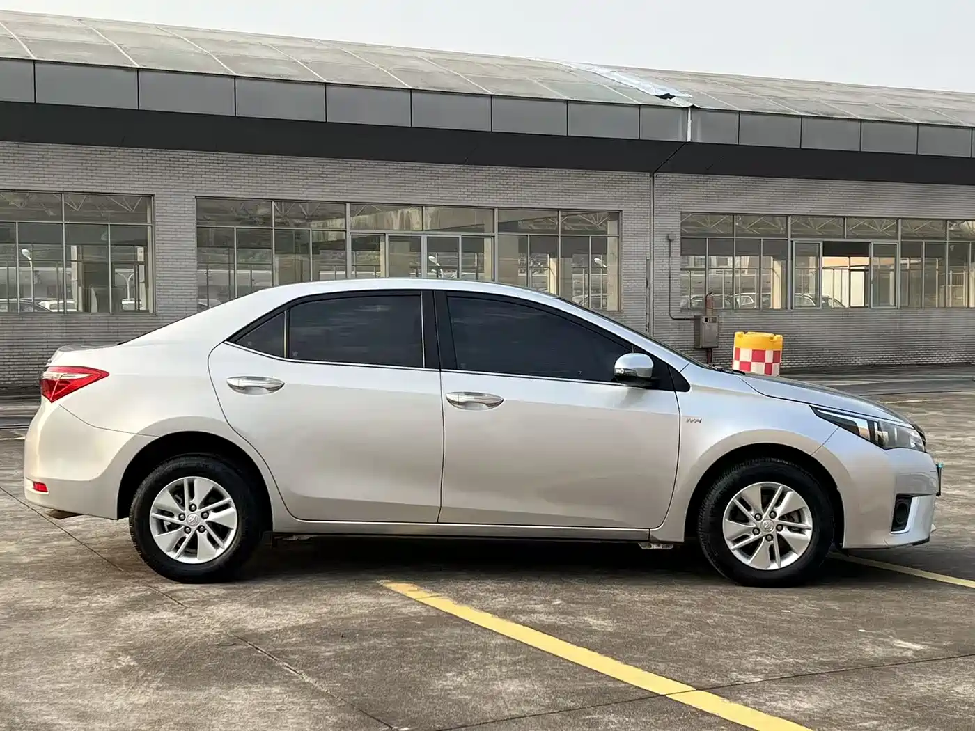 Toyota Corolla 2017 Facelift 1.6L S-CVT GL фото 4