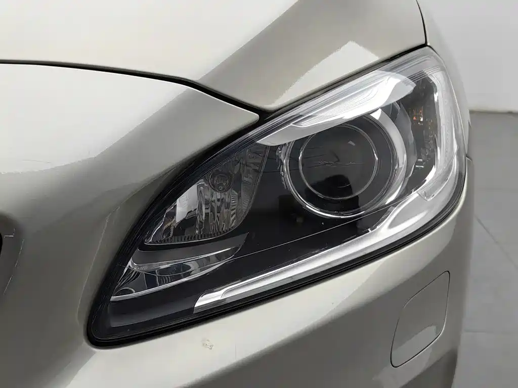 Фото 7 - Volvo S60