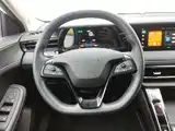 Фото 15 - Roewe i5