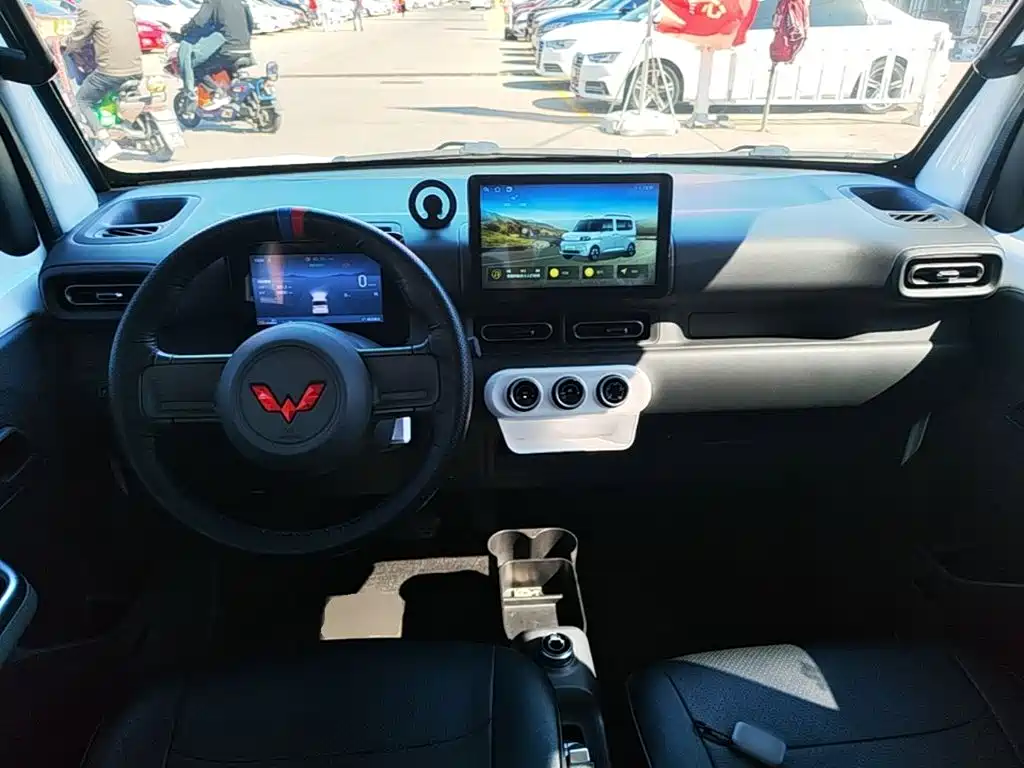 Wuling Motors Wuling Zhiguang NEV 2026 2025 Model 305km Base Version