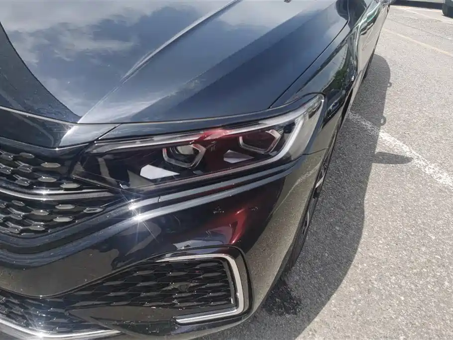 Volkswagen Passat 2025 Outstanding 380TSI Starlight Dragon Glory Edition фото 5