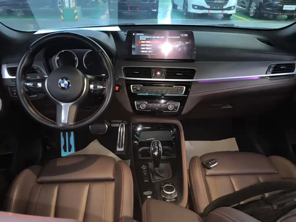 Photo 10 - BMW X2