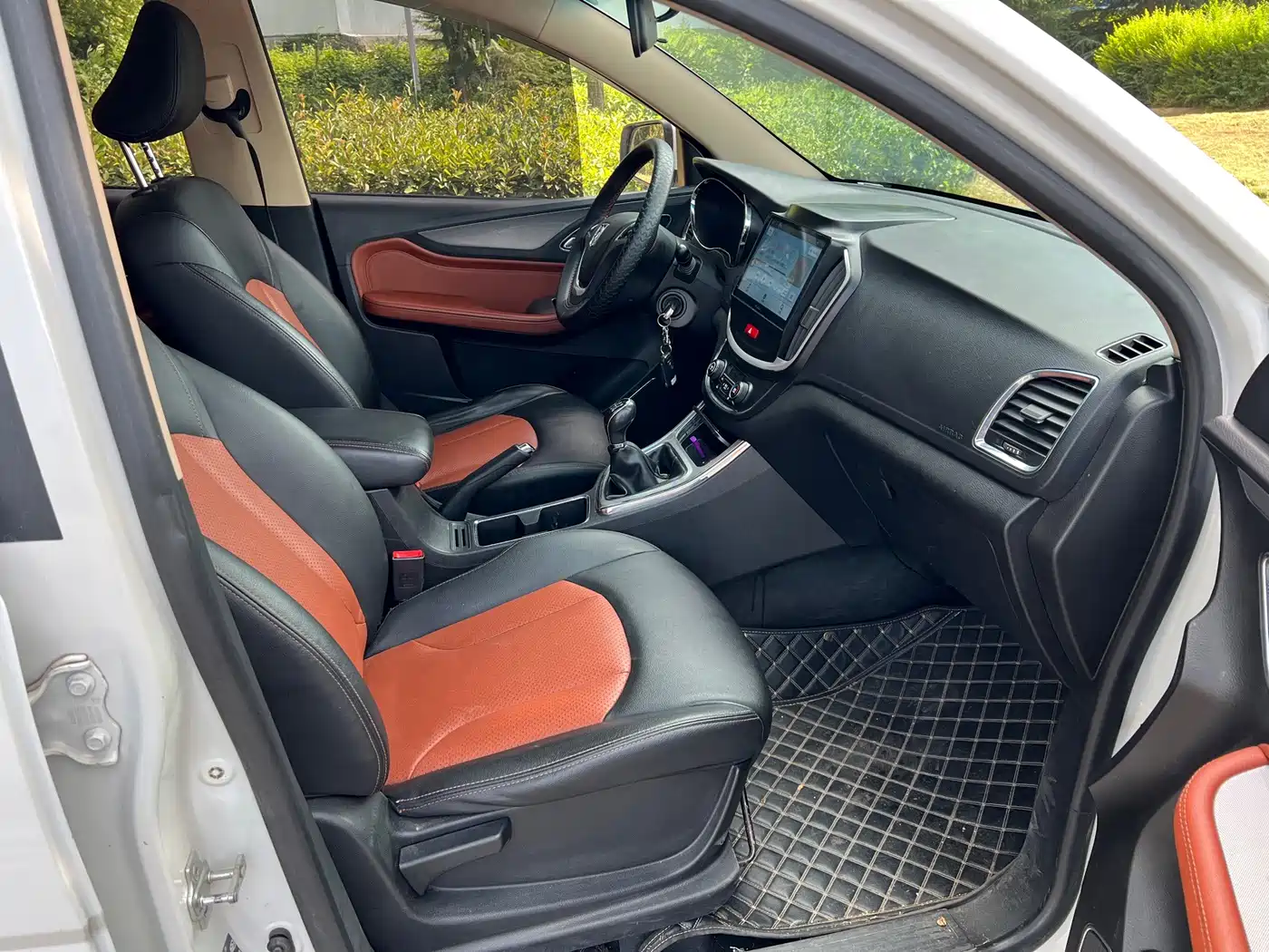 Baojun 560 2015 2015 1.8L Manual Elite