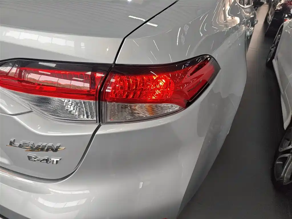 Toyota Levin 2021 185T CVT Luxury Edition фото 24