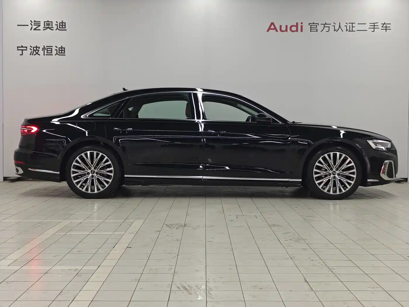 Audi A8 2024 Model A8L 50 TFSI quattro Premium Selection фото 3