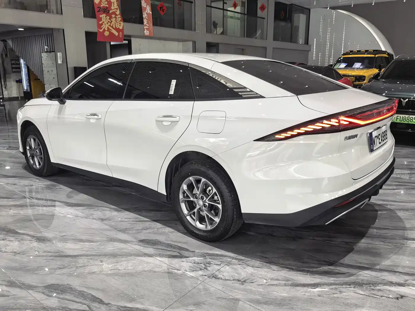 Geely Galaxy Galaxy L6 2025 2025 EM-i 60km Voyage Edition
