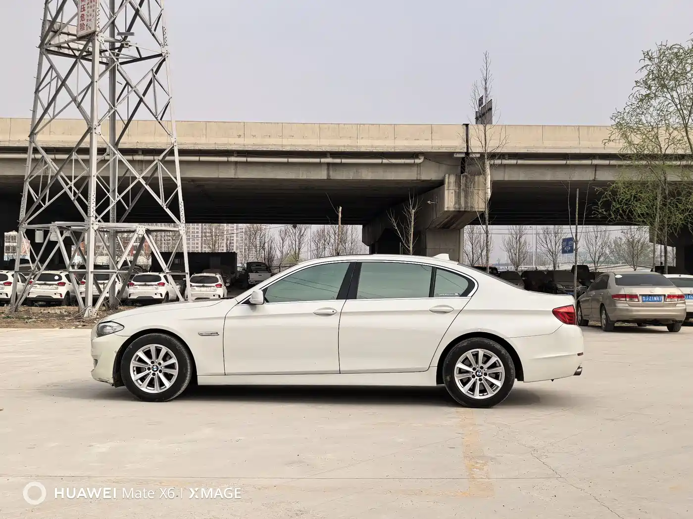 BMW 5 Series 2011 523Li Luxury фото 3