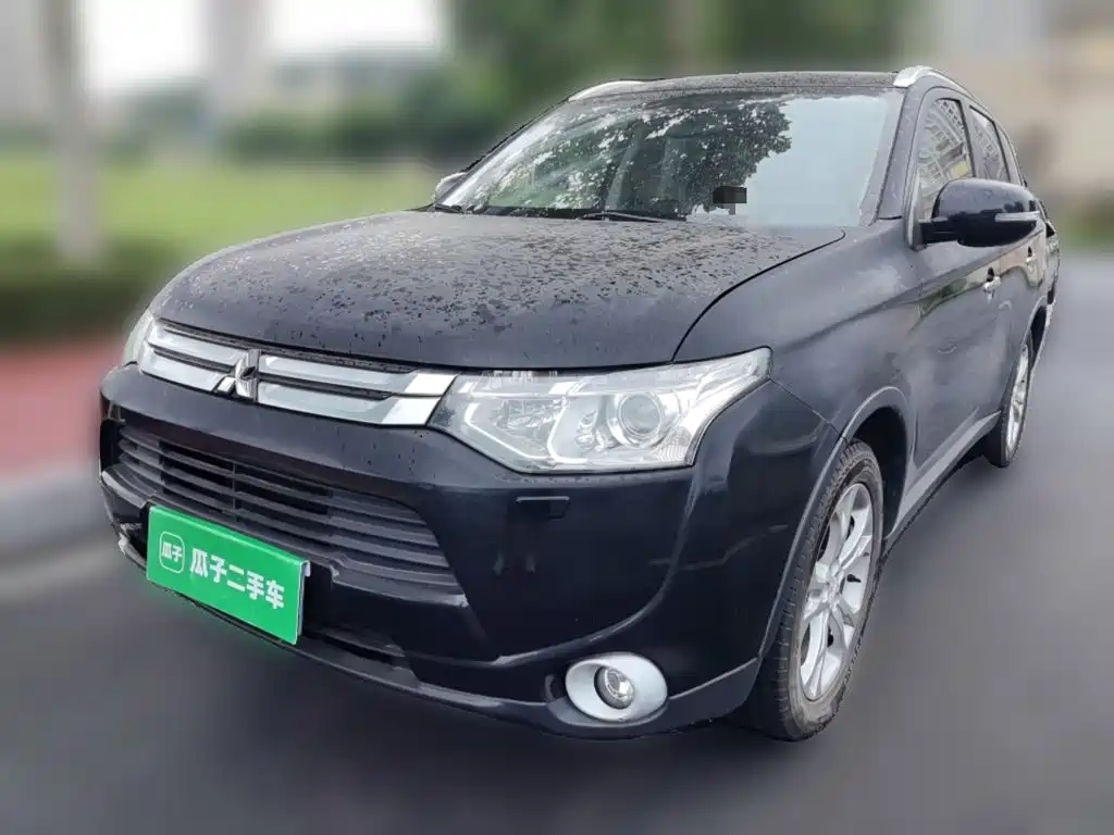 Mitsubishi Outlander (Import) 2014 2014 2.4L 4WD Luxury Value Edition 7-seater