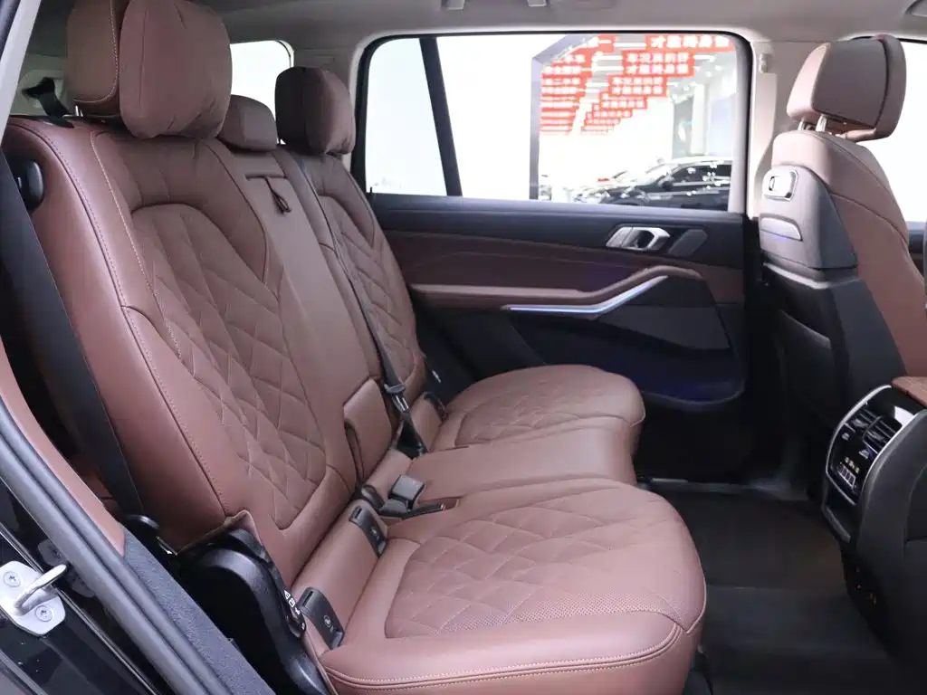 BMW X7 2024 2023 xDrive40i Leading Luxury Package