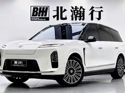 NIO ES8